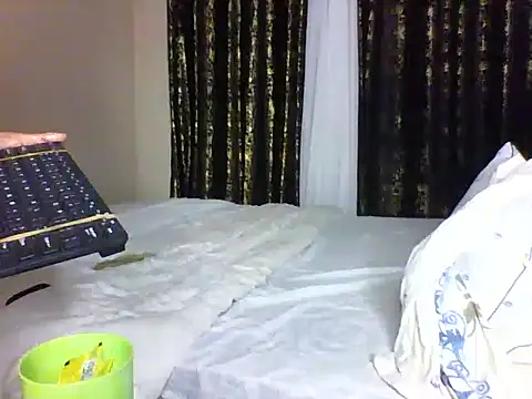 Candii wet  online show from October 25, 12:10 am