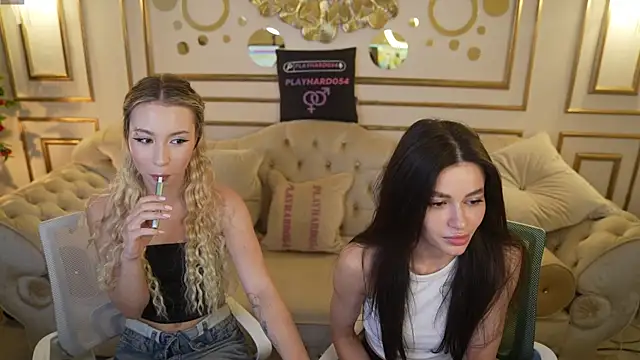 Gabriella054 online show from April 8, 3:02 pm