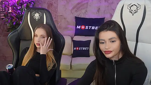 Gabriella054 online show from January 4, 11:59 pm