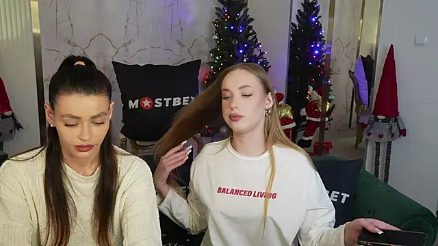 Gabriella054 online show from January 3, 11:44 pm