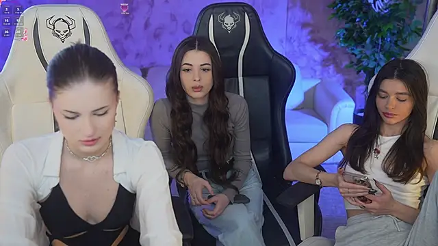 Gabriella054 online show from March 18, 11:33 am