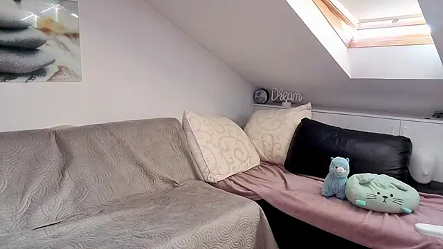 Snapshot of MiaRouge chatting on November 4, 8:40 am MiaRouge online show from November 4, 8:40 am