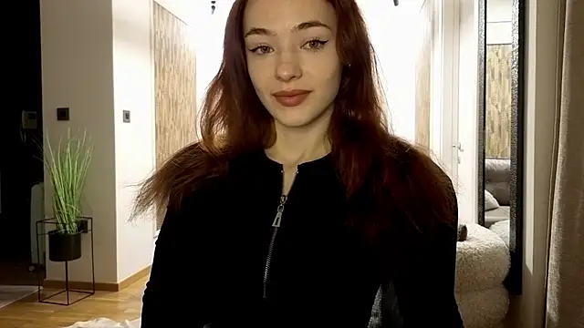 Snapshot of MiaRouge chatting on December 16, 2:49 am MiaRouge online show from December 16, 2:49 am