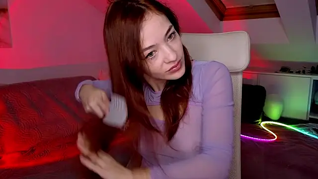 Snapshot of MiaRouge chatting on November 2, 3:44 am MiaRouge online show from November 2, 3:44 am