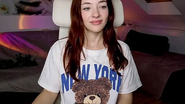 Snapshot of MiaRouge chatting on October 22, 5:07 am MiaRouge online show from October 22, 5:07 am