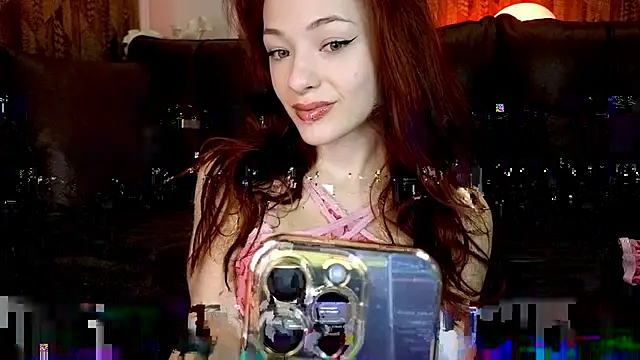 Snapshot of MiaRouge chatting on February 13, 5:07 am MiaRouge online show from February 13, 5:07 am