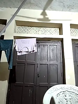 PRIYANHUxh online show from March 31, 4:42 pm