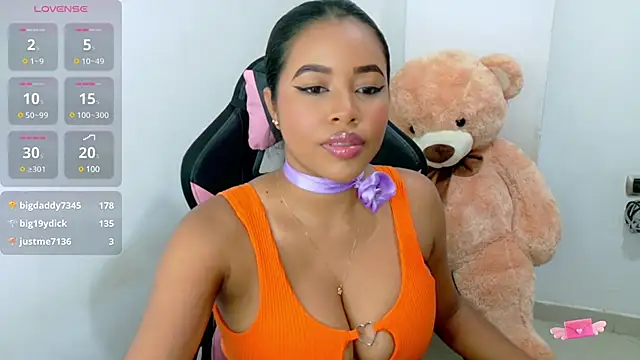 Snapshot of Abby_tits chatting on February 13, 3:29 am Abby tits online show from February 13, 3:29 am