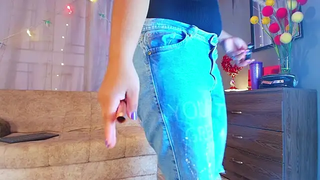 jade brunnette online show from February 4, 8:04 pm