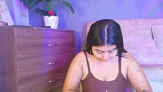 jade brunnette online show from June 25, 8:03 pm