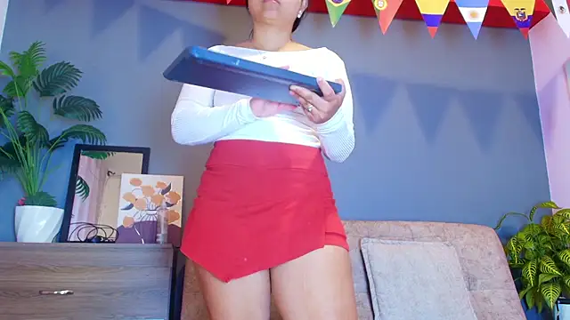 jade brunnette online show from July 16, 8:06 pm
