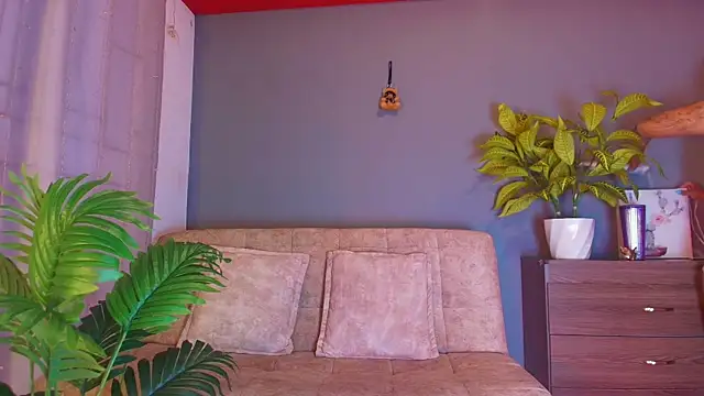 jade brunnette online show from April 18, 8:20 pm