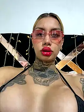 Snapshot of Zaratattoox chatting on October 9, 3:51 am Zaratattoox online show from October 9, 3:51 am
