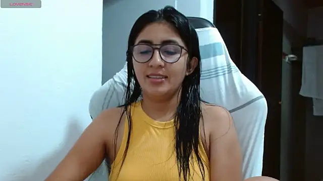 Snapshot of danna_peterson1 chatting on January 30, 9:04 pm danna peterson1 online show from January 30, 9:04 pm