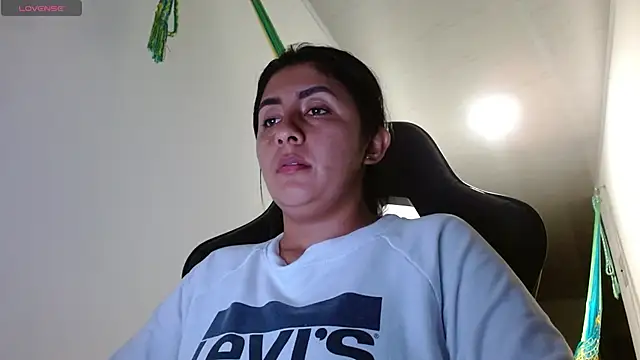 Snapshot of danna_peterson1 chatting on October 25, 10:54 pm danna peterson1 online show from October 25, 10:54 pm