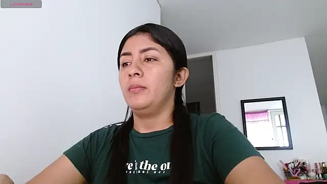 Snapshot of danna_peterson1 chatting on December 4, 8:30 pm danna peterson1 online show from December 4, 8:30 pm