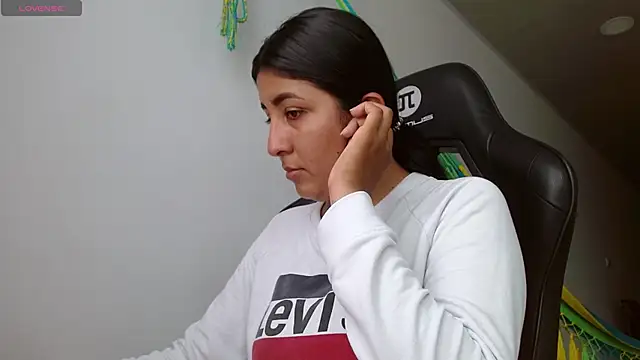 Snapshot of danna_peterson1 chatting on October 28, 6:07 pm danna peterson1 online show from October 28, 6:07 pm