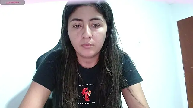 Snapshot of danna_peterson1 chatting on June 28, 8:59 pm danna peterson1 online show from June 28, 8:59 pm