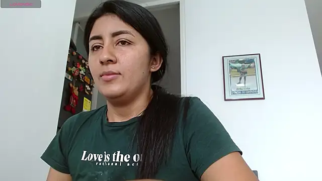 Snapshot of danna_peterson1 chatting on November 6, 3:49 pm danna peterson1 online show from November 6, 3:49 pm