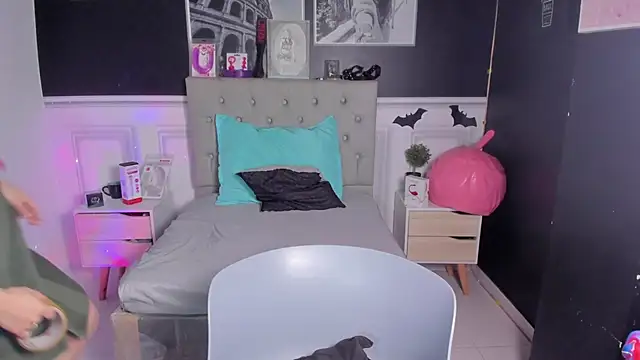 Snapshot of ariadna_dawson7 chatting on December 16, 9:41 pm ariadna dawson7 online show from December 16, 9:41 pm