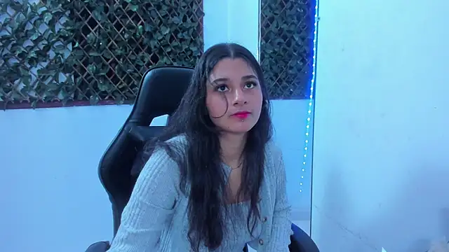 Snapshot of Megan_Whitte chatting on March 9, 3:43 am Megan Whitte online show from March 9, 3:43 am