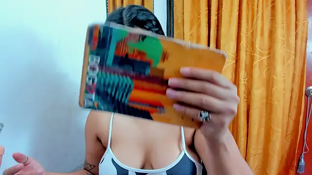Snapshot of Megan_Whitte chatting on October 7, 8:10 pm Megan Whitte online show from October 7, 8:10 pm