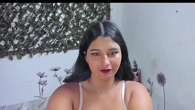 Snapshot of Megan_Whitte chatting on October 14, 9:47 pm Megan Whitte online show from October 14, 9:47 pm