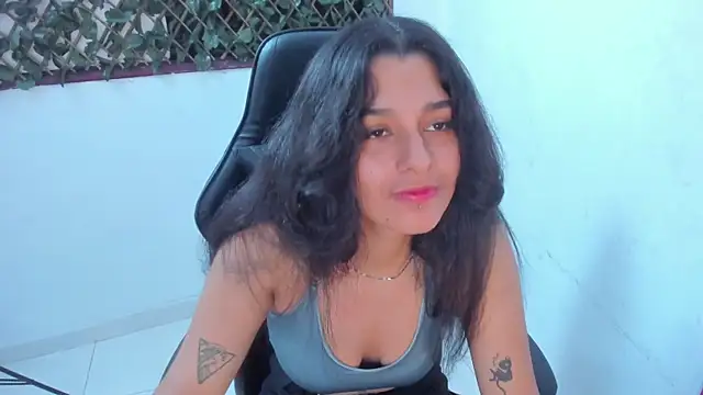 Snapshot of Megan_Whitte chatting on March 17, 9:33 am Megan Whitte online show from March 17, 9:33 am