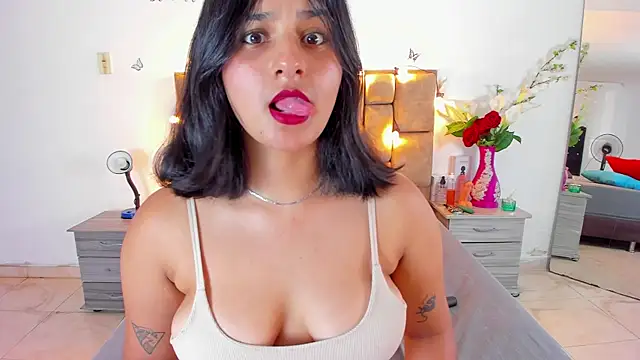 Snapshot of Megan_Whitte chatting on September 23, 6:48 pm Megan Whitte online show from September 23, 6:48 pm