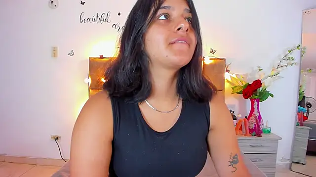 Snapshot of Megan_Whitte chatting on September 17, 7:49 pm Megan Whitte online show from September 17, 7:49 pm