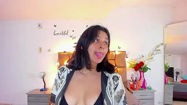 Snapshot of Megan_Whitte chatting on September 24, 7:31 pm Megan Whitte online show from September 24, 7:31 pm
