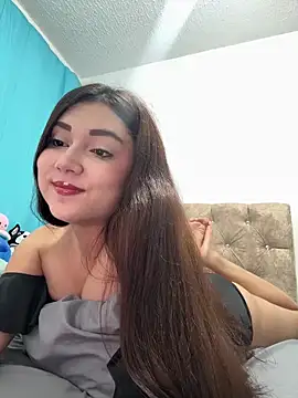 Snapshot of mia_cooper_24 chatting on June 18, 2:32 am mia cooper 24 online show from June 18, 2:32 am