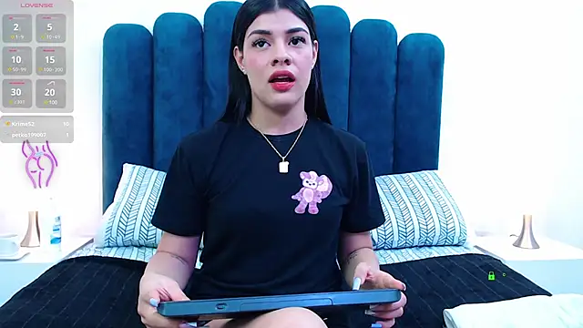 Snapshot of Maguy_Mistress chatting on March 12, 6:32 pm Maguy Mistress online show from March 12, 6:32 pm