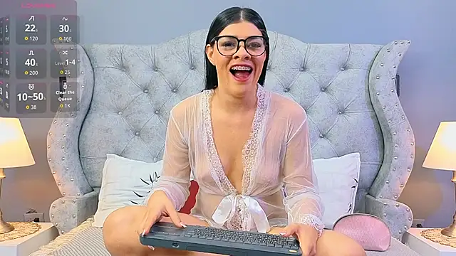 Snapshot of Maguy_Mistress chatting on October 3, 12:06 pm Maguy Mistress online show from October 3, 12:06 pm