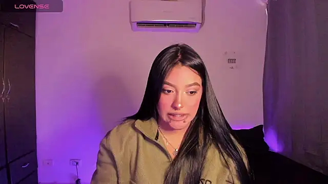 Mariana Hasper  online show from June 18, 6:24 pm
