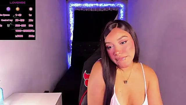 Snapshot of Mariana_Hasper_ chatting on December 20, 1:36 am Mariana Hasper online show from December 20, 1:36 am