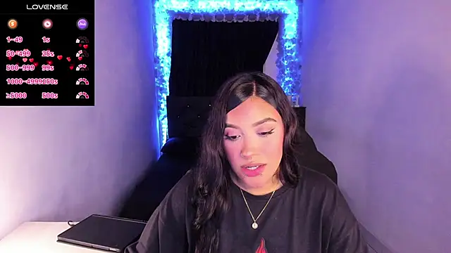 Snapshot of Mariana_Hasper_ chatting on February 24, 11:41 pm Mariana Hasper online show from February 24, 11:41 pm