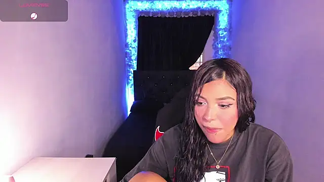 Snapshot of Mariana_Hasper_ chatting on February 8, 10:08 pm Mariana Hasper online show from February 8, 10:08 pm