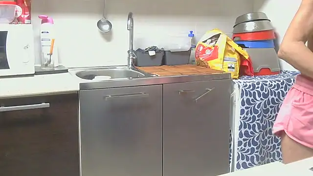 couplemilf2 online show from April 10, 6:48 pm