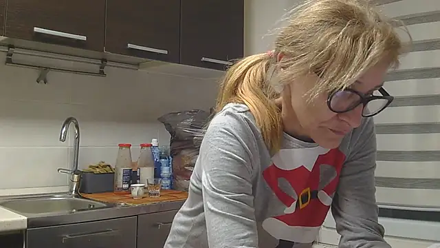 couplemilf2 online show from November 23, 4:39 pm