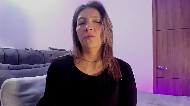 Snapshot of MichelleManson chatting on January 14, 10:08 am MichelleManson online show from January 14, 10:08 am