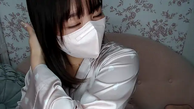 Snapshot of mei_hosina chatting on December 16, 3:22 pm mei hosina online show from December 16, 3:22 pm