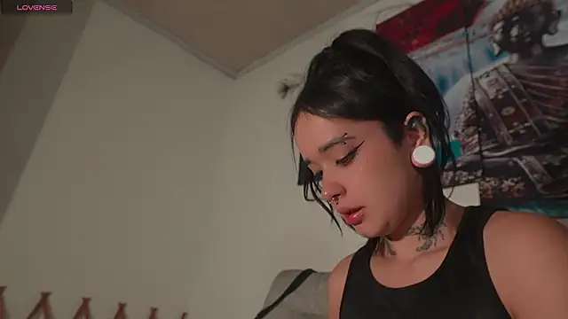 ariana-white- online show from March 8, 9:23 am