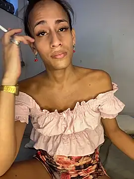 AlexaWarner online show from August 7, 11:22 pm