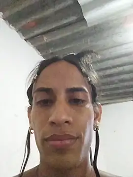 Snapshot of AlexaWarner chatting on November 3, 4:10 pm AlexaWarner online show from November 3, 4:10 pm