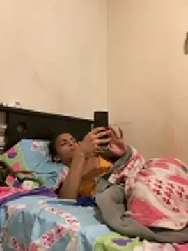 AlexaWarner online show from February 17, 10:12 am