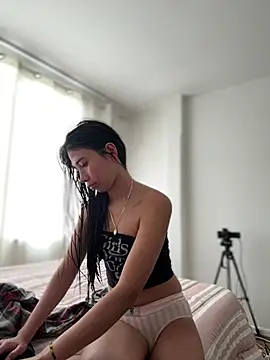 Snapshot of AlessiaVix chatting on February 11, 5:02 pm AlessiaVix online show from February 11, 5:02 pm