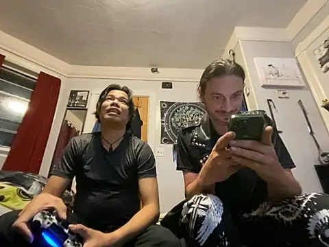 Roommatesgonewild online show from September 9, 12:10 am