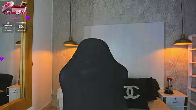 VladHellsing4 online show from February 26, 2:28 pm