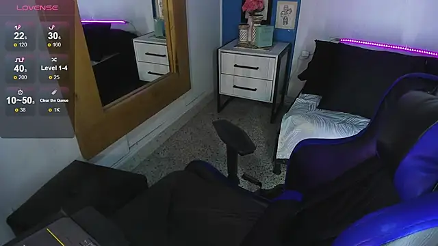 VladHellsing4 online show from September 24, 2:34 pm